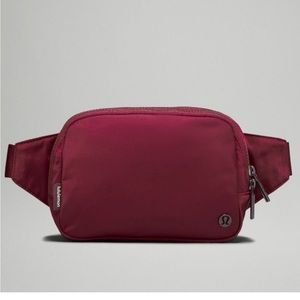 NWOT Lululemon Large everywhere belt bag 2L in wine berry